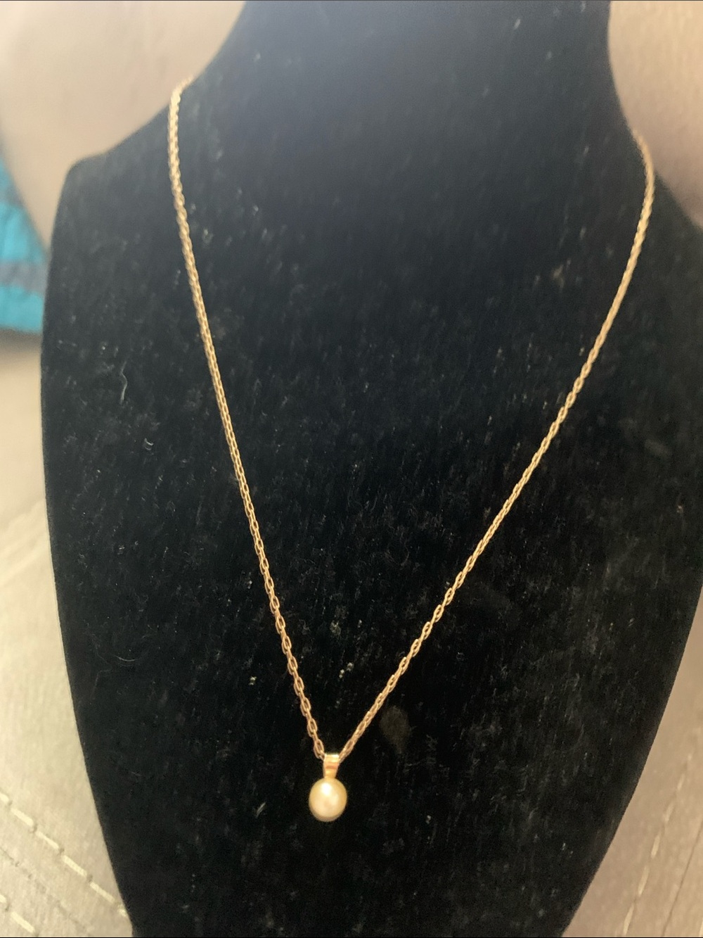Vintage Avon Gold-Tone Necklace with Ivory Pearl Pendant - Women Jewelry